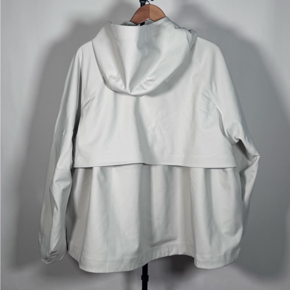 NWOT Lululemon RepelShell Cinch-Back Rain Jacket Bone - Picture 6 of 8